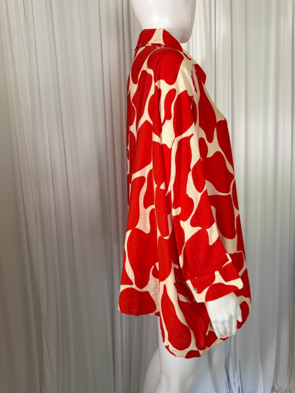 Umgee Red Abstract Print Oversized Button Front Blouse L NWOT - Picture 3 of 16